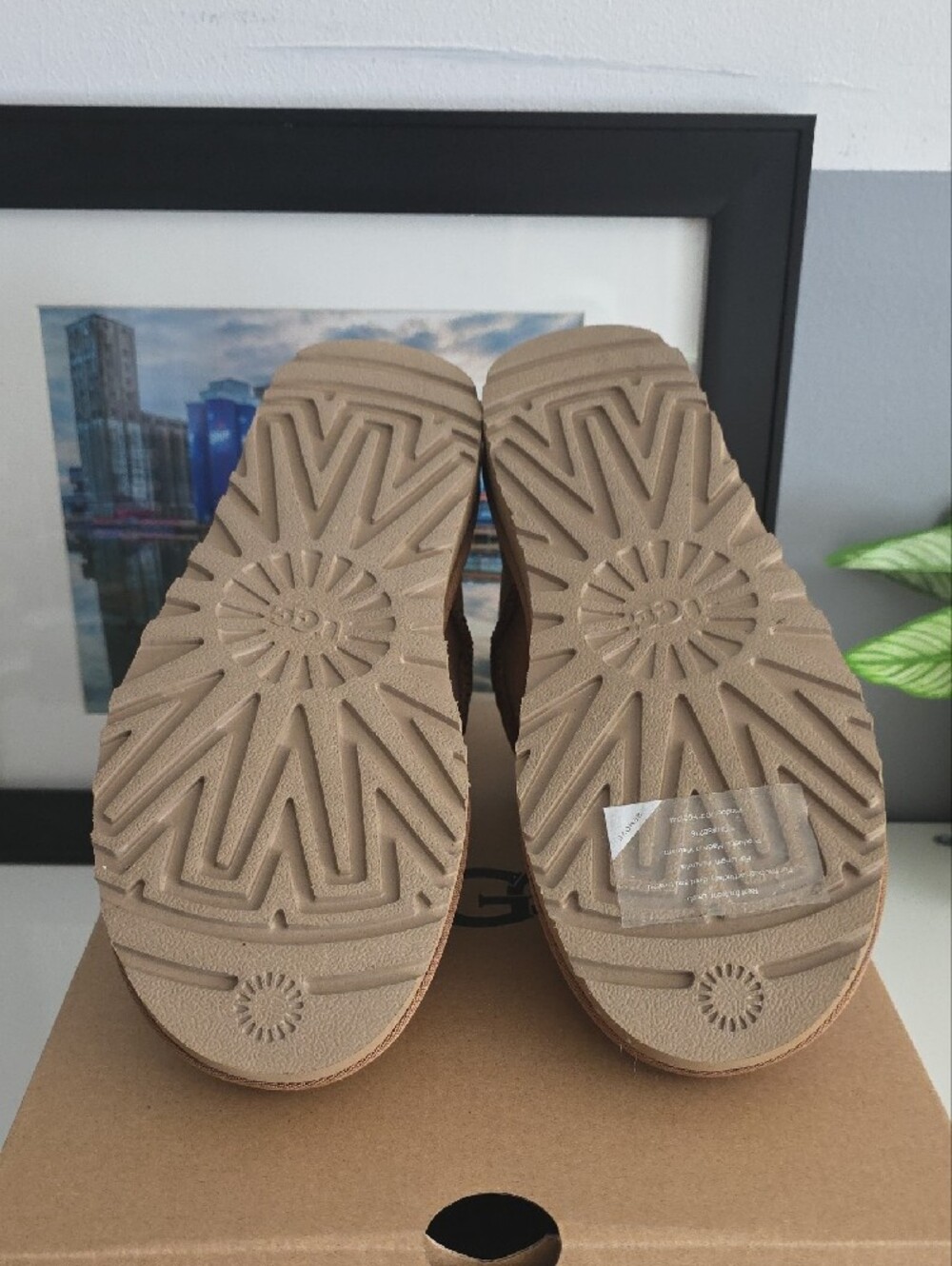 UGG Classic Ultra Mini Boots Size 6 - Picture 6 of 9